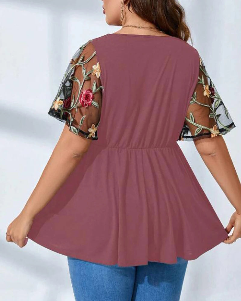 Chic Mesh T-shirt - CurveStyle Collectie
