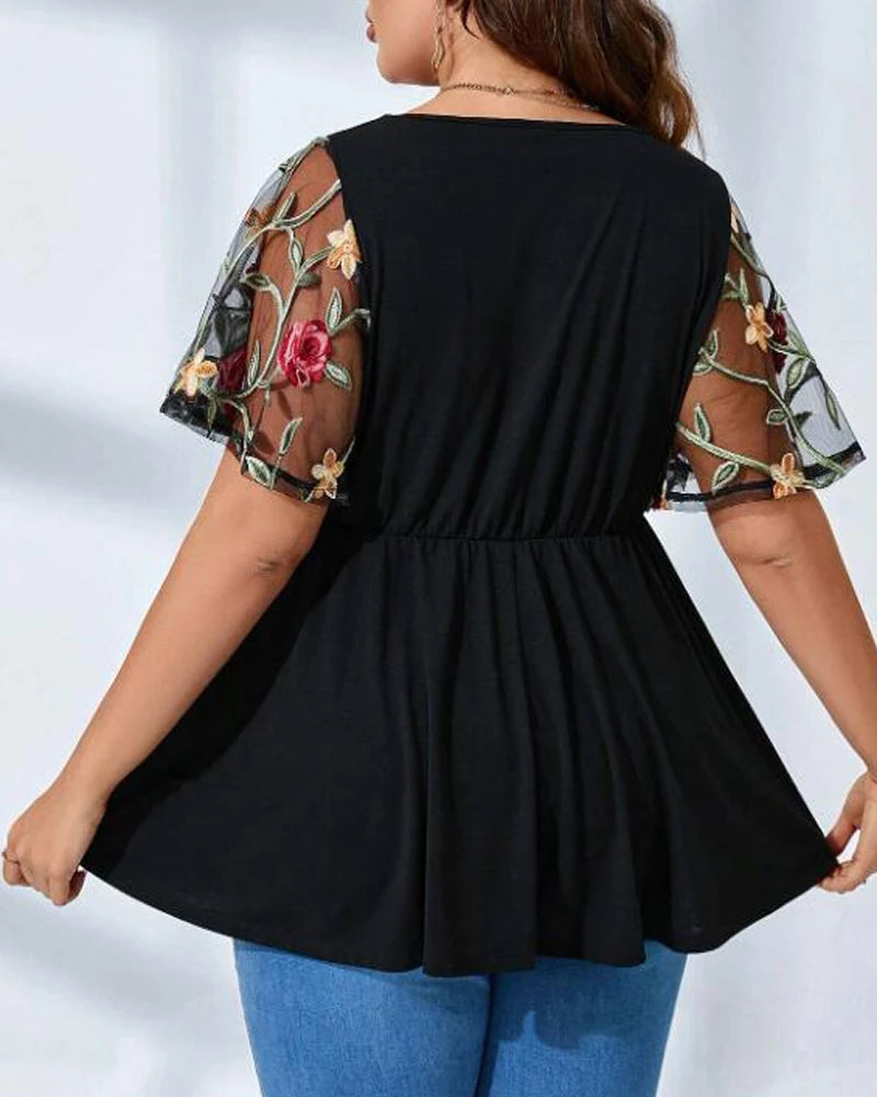 Chic Mesh T-shirt - CurveStyle Collectie