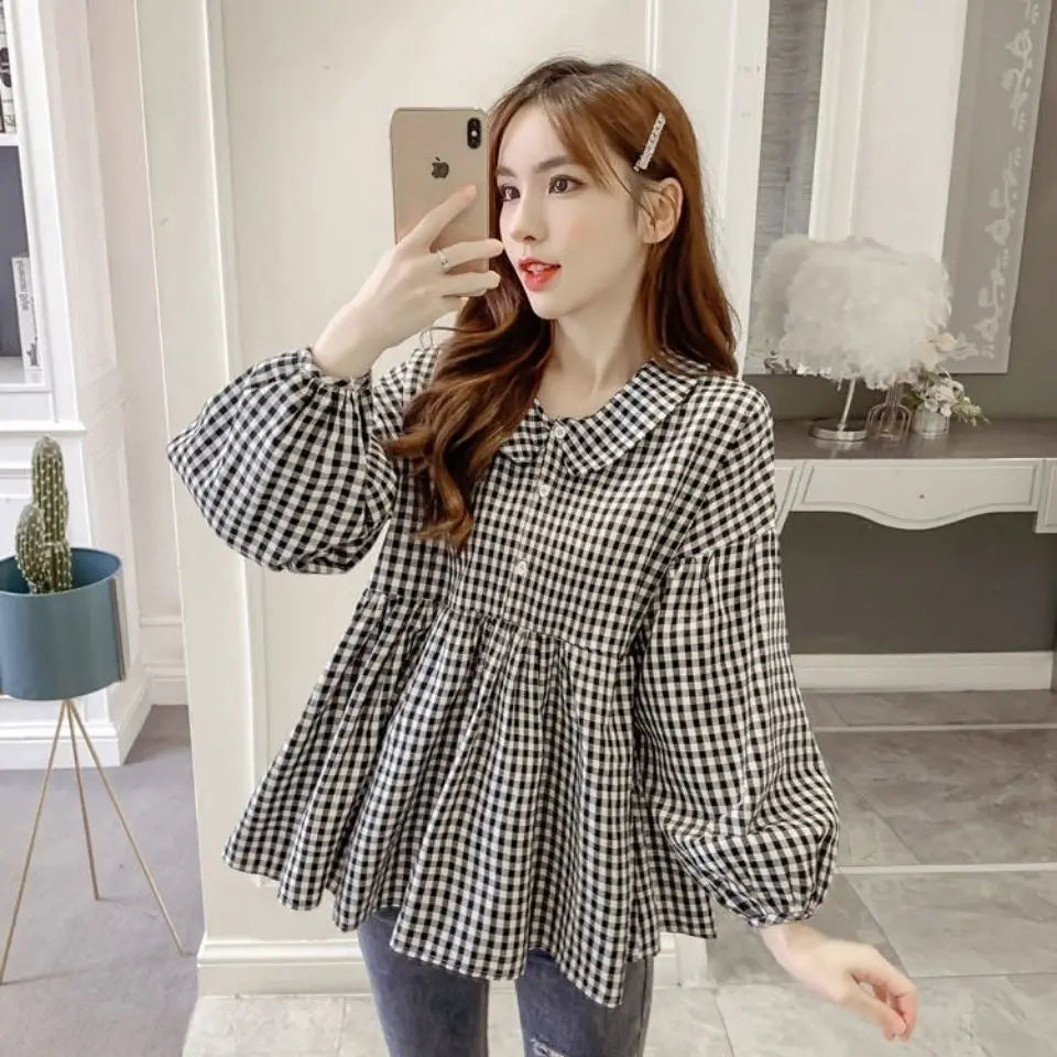 Charming Vibe Women's Sweater with Buttons and Print