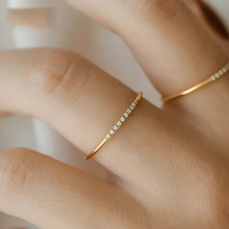 Diamantia's Roestvrij Stalen Mode 1Mm Ring voor Dames met Cubic Zirkonia - Fashion Trouwsieraden Cadeau