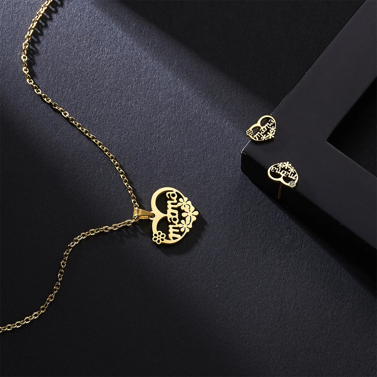 Golden Motherly Love Jewelry Set for Unforgettable Moments