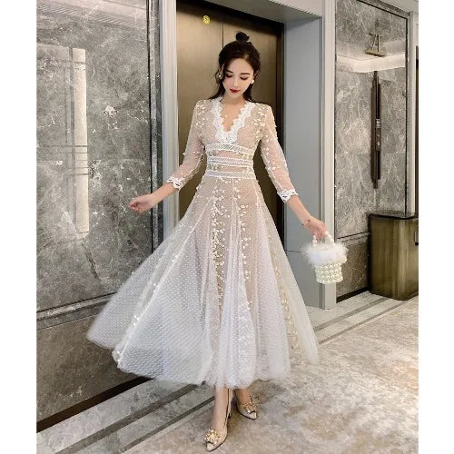 ModeMeesteres Dress with Embroidery and Lace