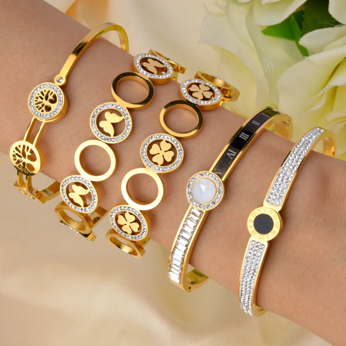SparkleLux Bracciale da Polso in Acciaio Inossidabile con Chiusura in Zircone