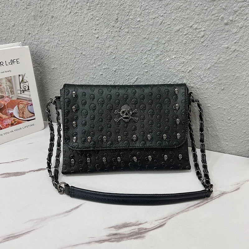 LuxeElegance Vintage Borsa a Tracolla con Borchie