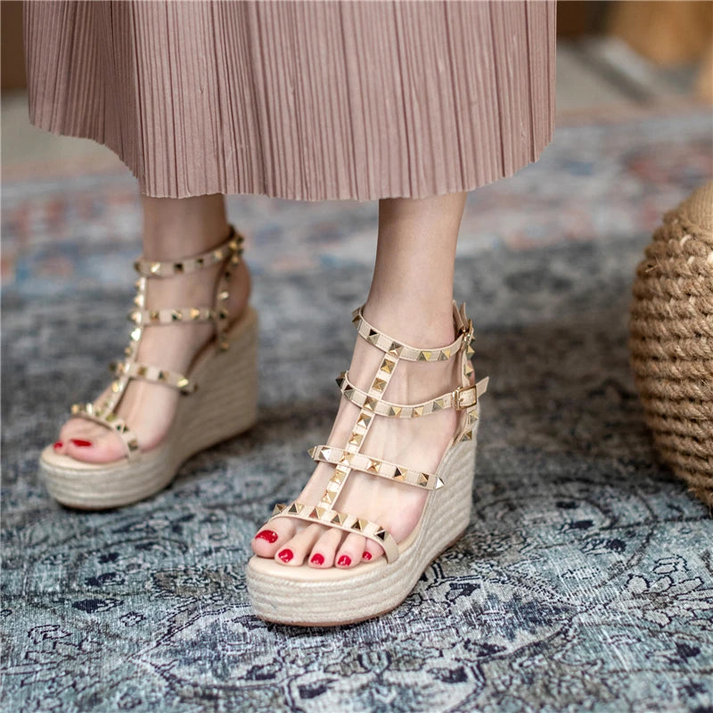 VividCatwalk High heel sandals