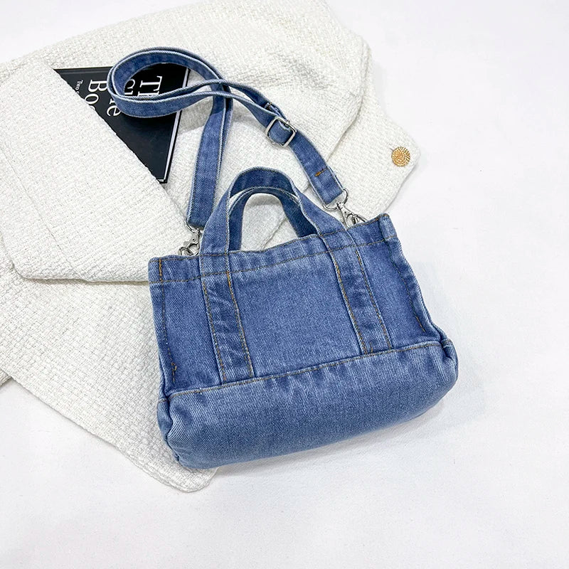 LuxeMode Denim Bag: Style and Functionality