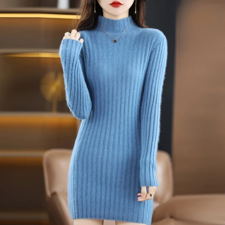 Stylish and Warm: Discover Our EDEL Long-Sleeve Dress of Cashmere!