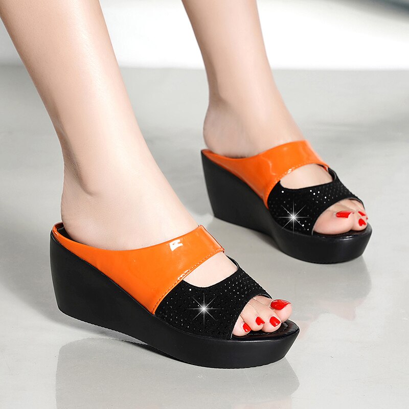 Orthopedic, casual wedge heels from Velanora