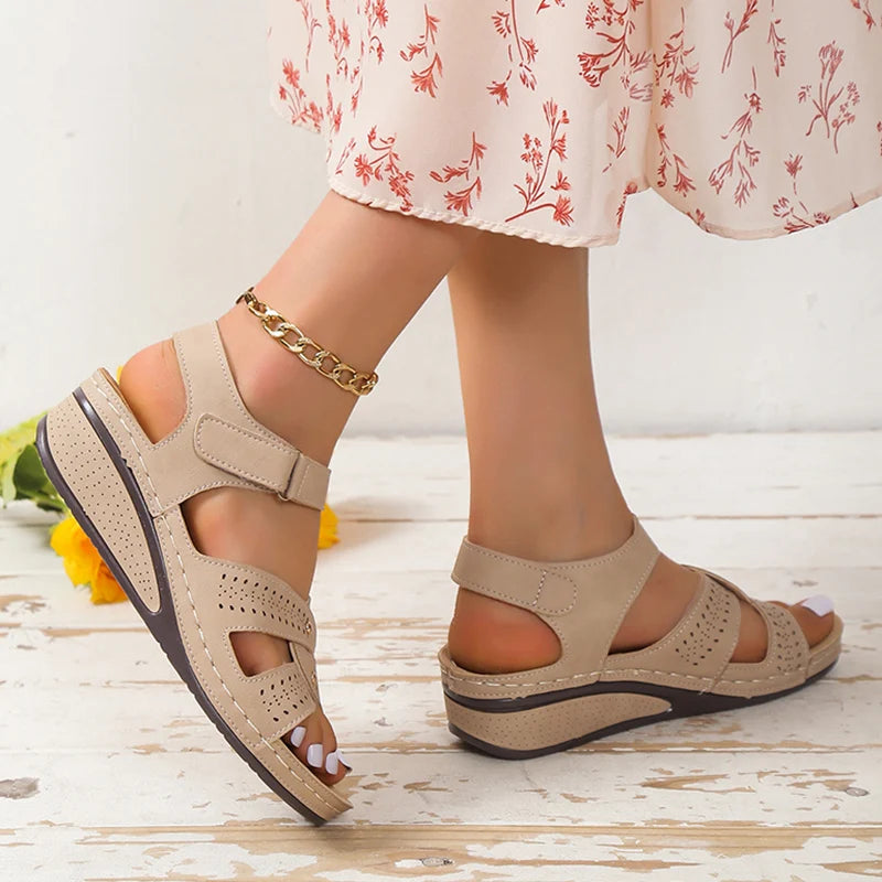 ZomerElegantie Keilsandalen