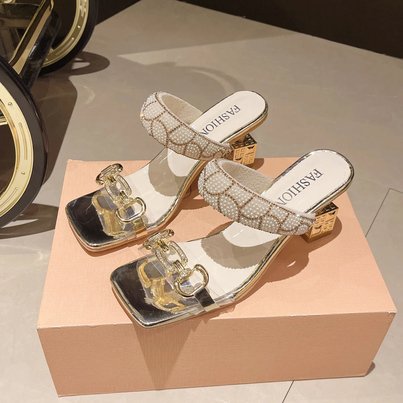 Auroria Glänzende Sommer Sandalen