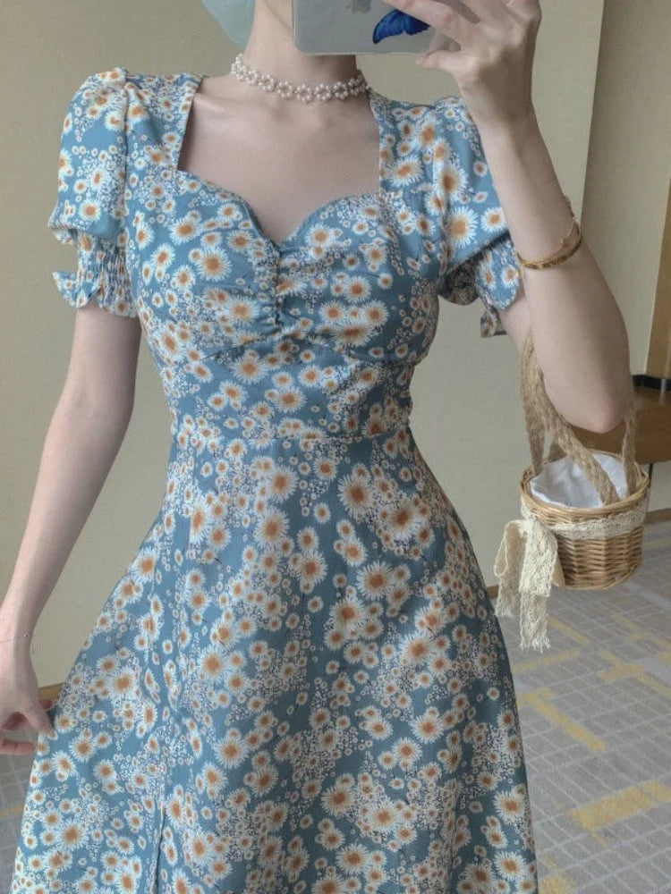 Vestito estivo chic con maniche a sbuffo