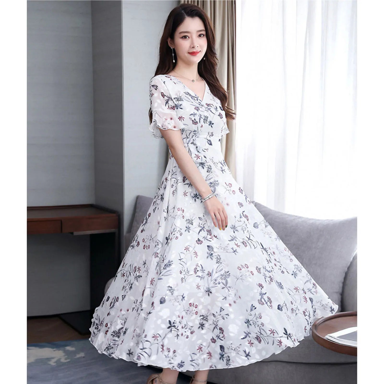 Elegante vestito di lucentezza dorata