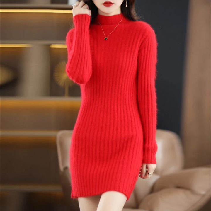 Stylish and Warm: Discover Our EDEL Long-Sleeve Dress of Cashmere!