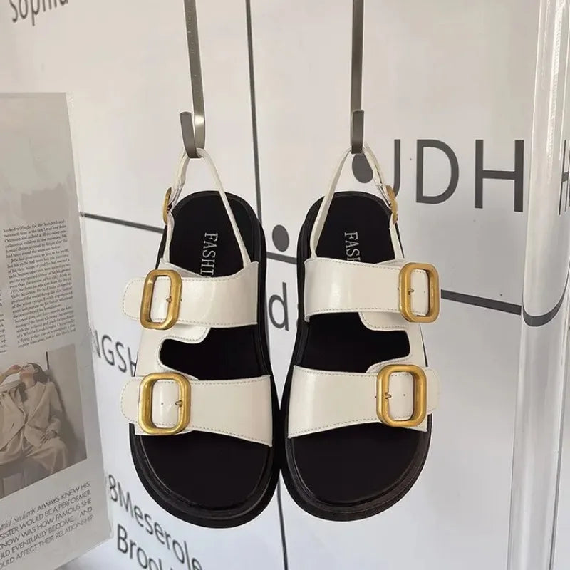 Sommerliche Plateau-Sandalen mit Metallschnalle für Damen