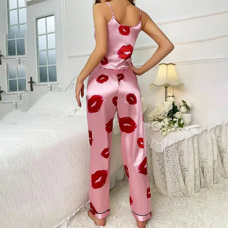 Celeste Satijnen Lippenprint Pyjamaset