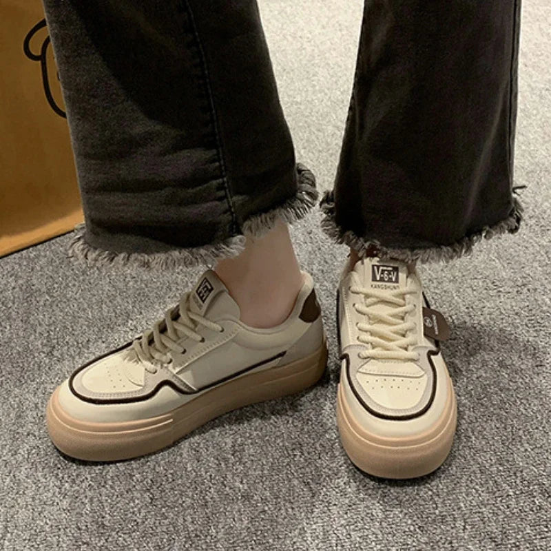 VividStride Elegant Sneakers