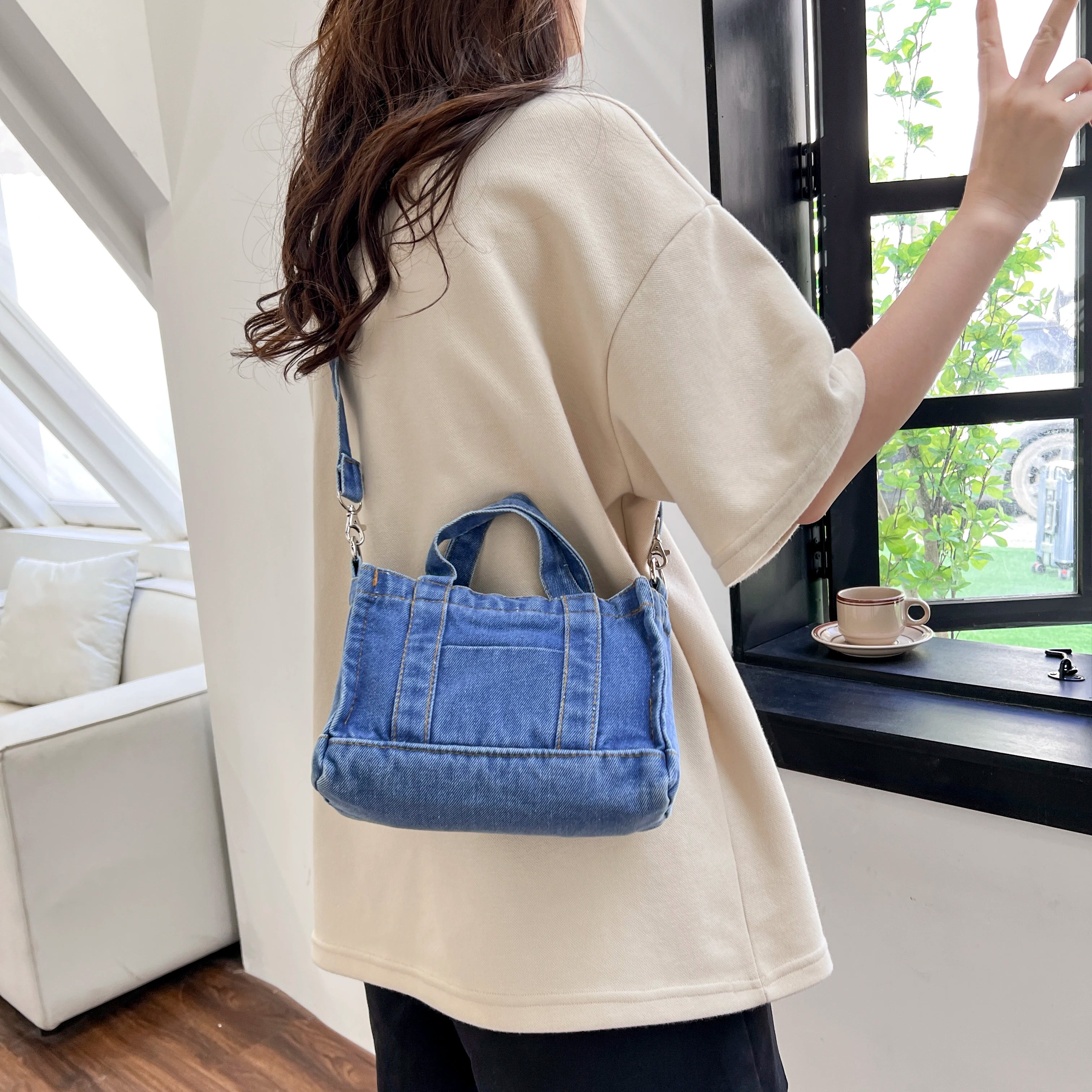 LuxeMode Denim Tasche: Stil und Funktionalität
