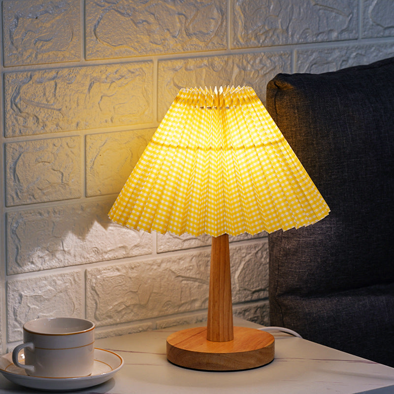 Lampada da tavolo LED scandinava