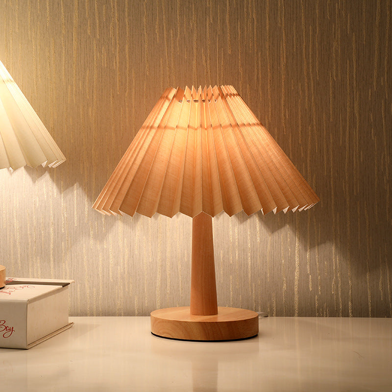 Lampada da tavolo LED scandinava
