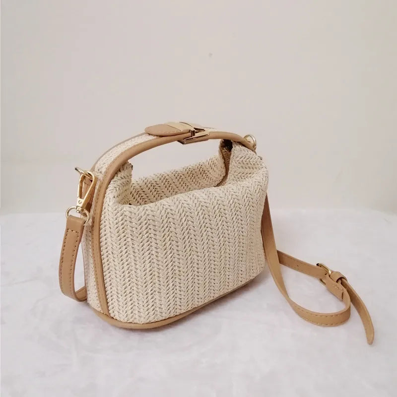 Charme von CocoStijl: Stro Crossbody Tasche