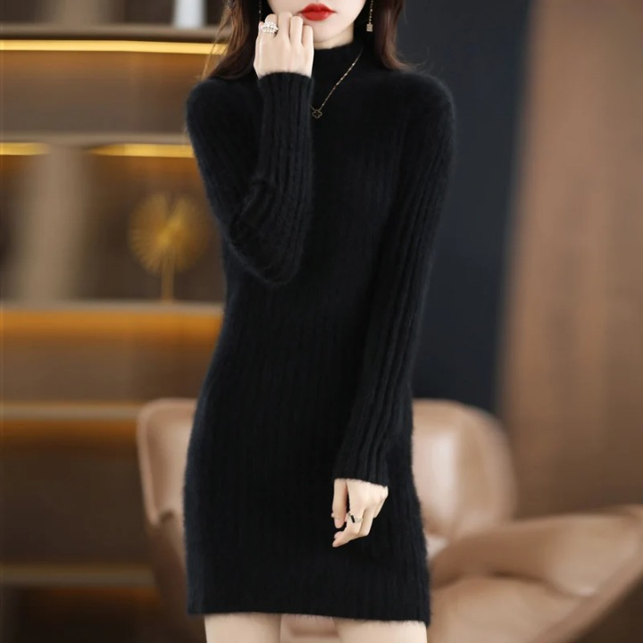 Stylish and Warm: Discover Our EDEL Long-Sleeve Dress of Cashmere!