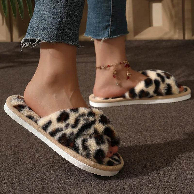 Silvia | Cross-Design pantoffels met antislip binnenzool, comfortabel en ademend
