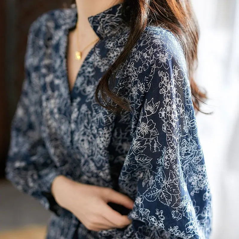 Vintage Print Blouse with V-neck and 3/4 Sleeves