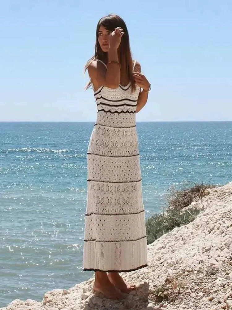 Abito midi estivo da spiaggia con design a spalline