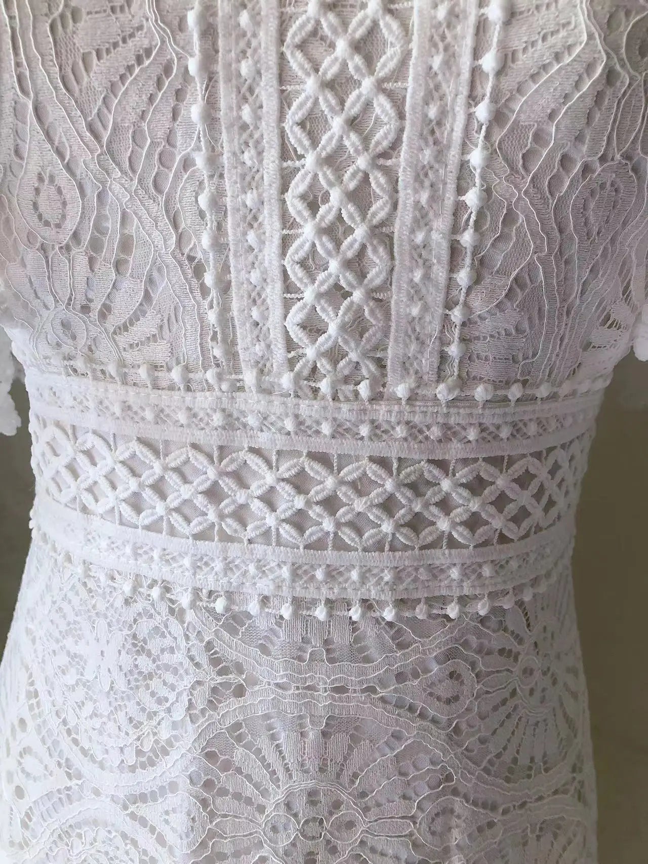 Vintage elegant party dress with ruffles from Tingfly