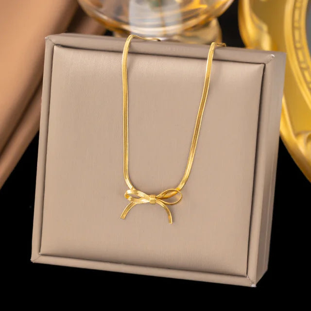 Betoverende Titanium Boog Ketting voor Stijlvolle Vrouwen