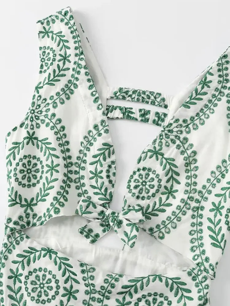 Zomerse Geborduurde Midi Jurk van FashionElegance