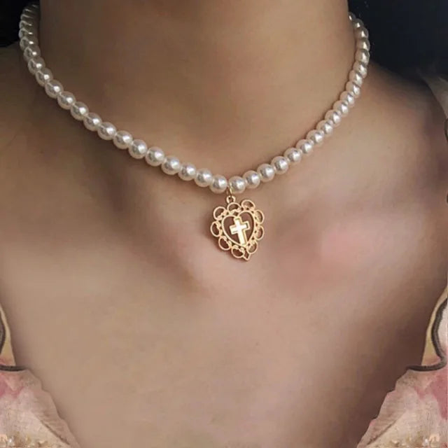Collana Elegante Aurora con Ciondolo a Fiocco