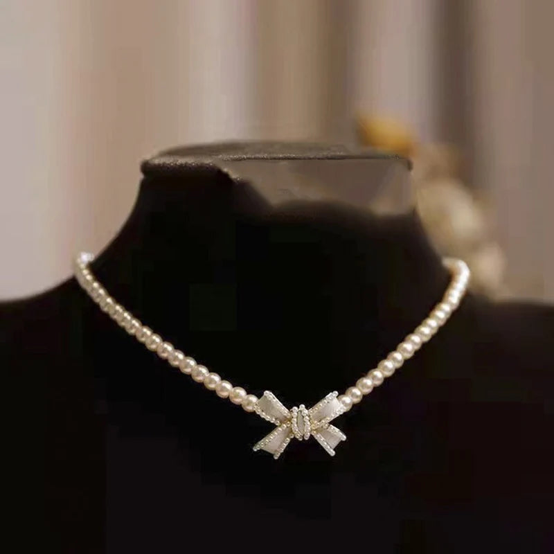 Aurora Elegantie Ketting met Strik Hanger