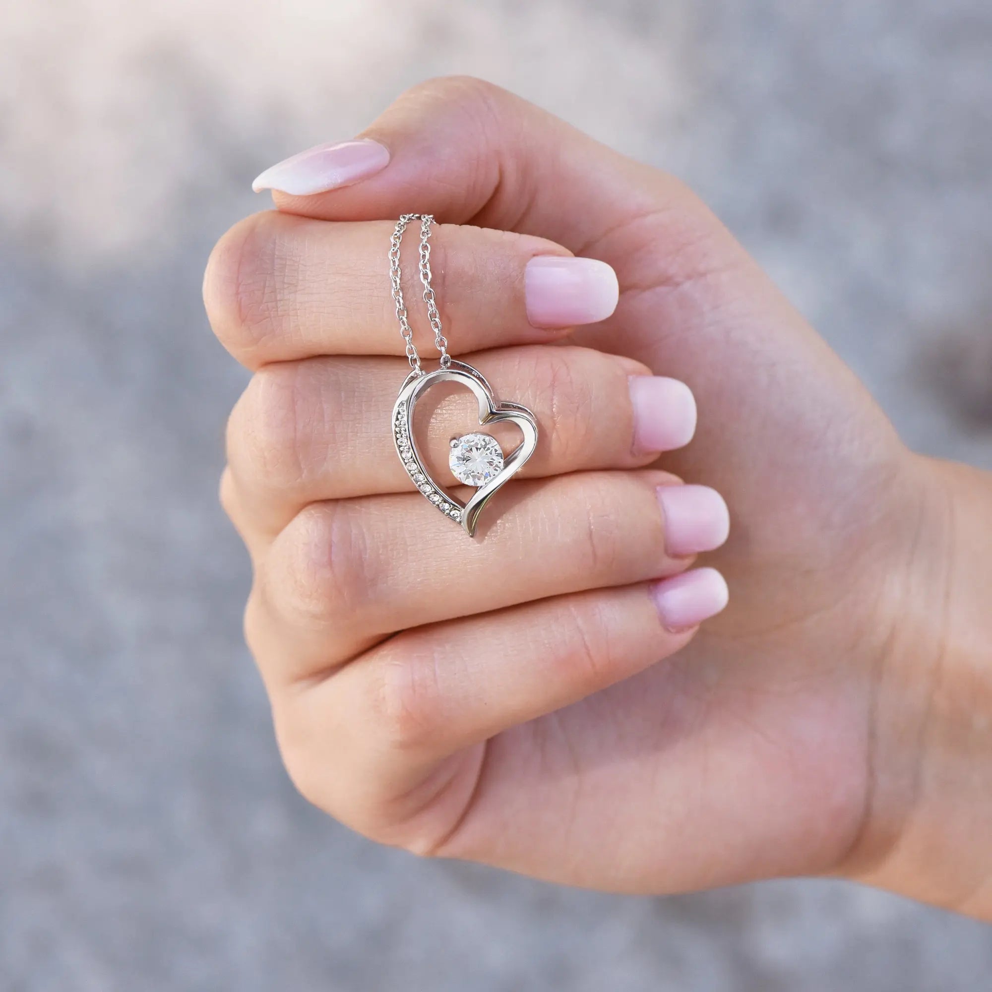 Enchanting Heart-Shaped Necklace for Mothers as a Timeless Gift