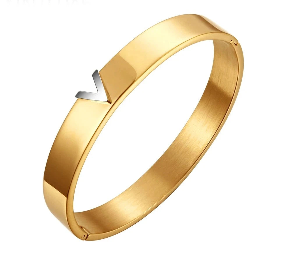 Bracciale in titanio a forma di V splendente - Simbolo di amore e raffinatezza
