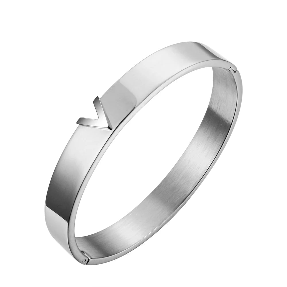 Bracciale in titanio a forma di V splendente - Simbolo di amore e raffinatezza
