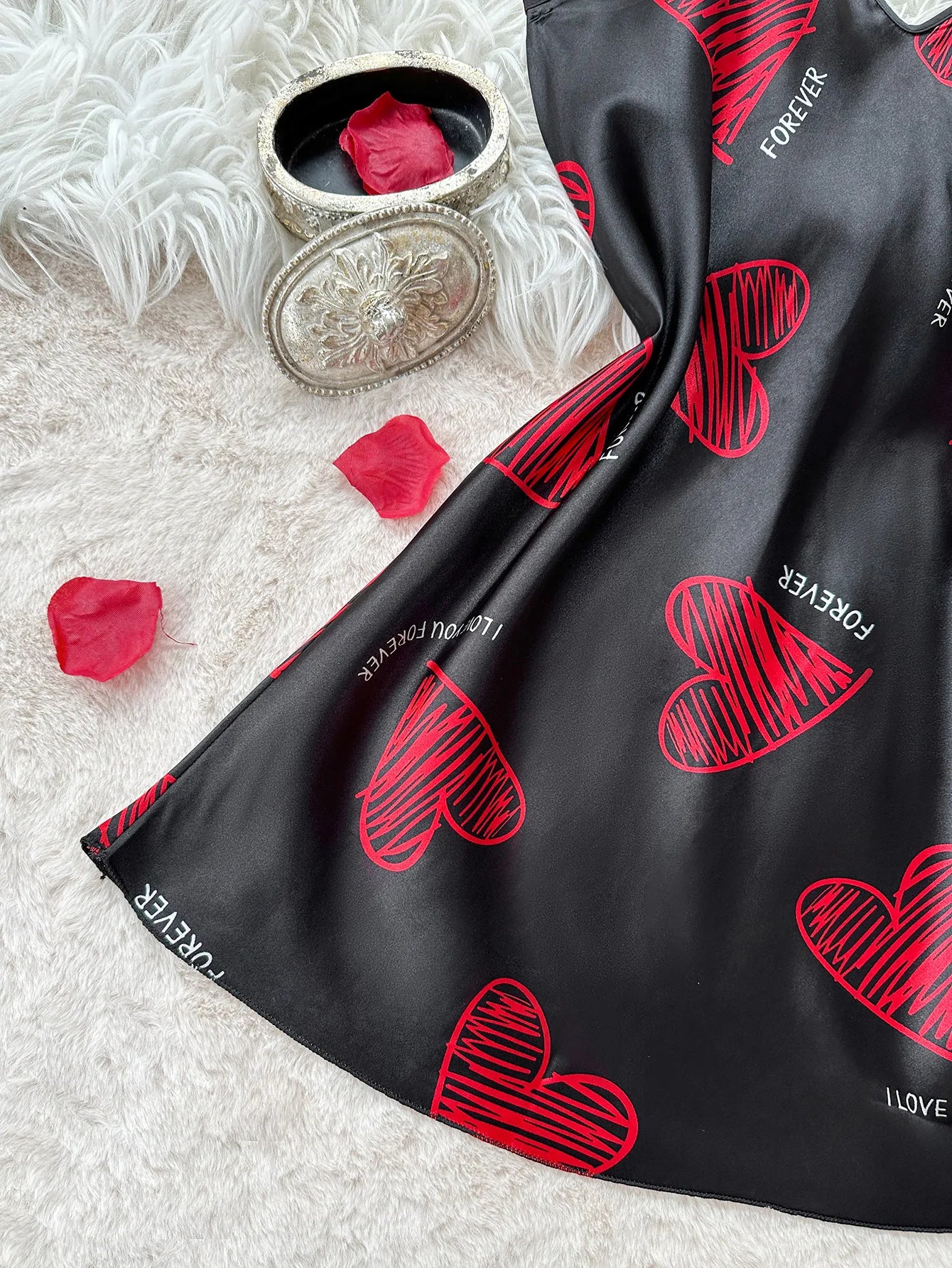 Amora Satin Lip Print Nightgown