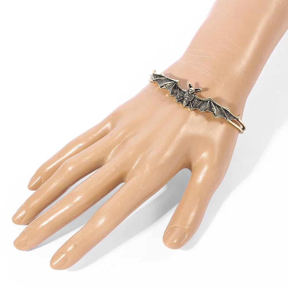 Vampire Bat Punk Metal Charm Bracelet - Halloween Accessory for a Dark Style