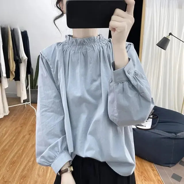 Vintage Stylish Age-Reducing Women's Blouse with Long Sleeves