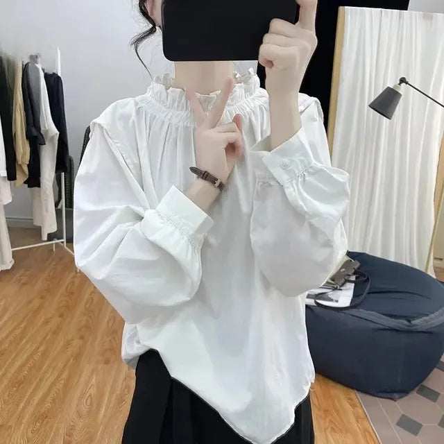 Vintage Stylish Age-Reducing Women's Blouse with Long Sleeves