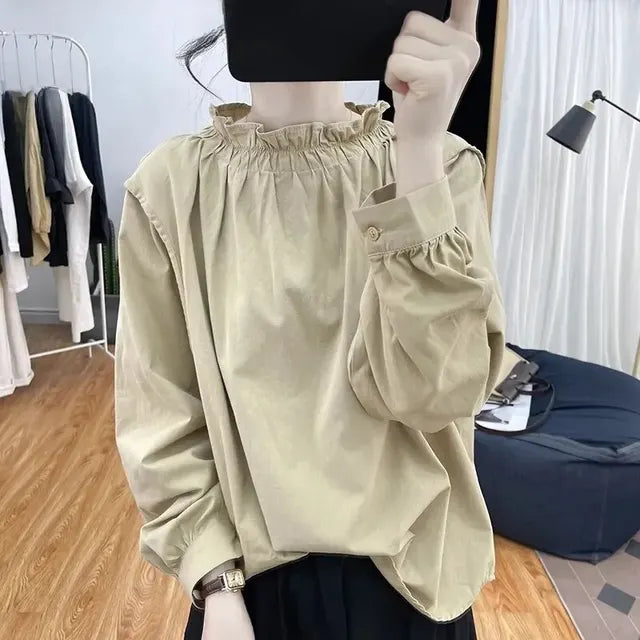 Vintage Stylish Age-Reducing Women's Blouse with Long Sleeves