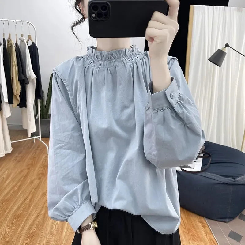 Vintage Stylish Age-Reducing Women's Blouse with Long Sleeves