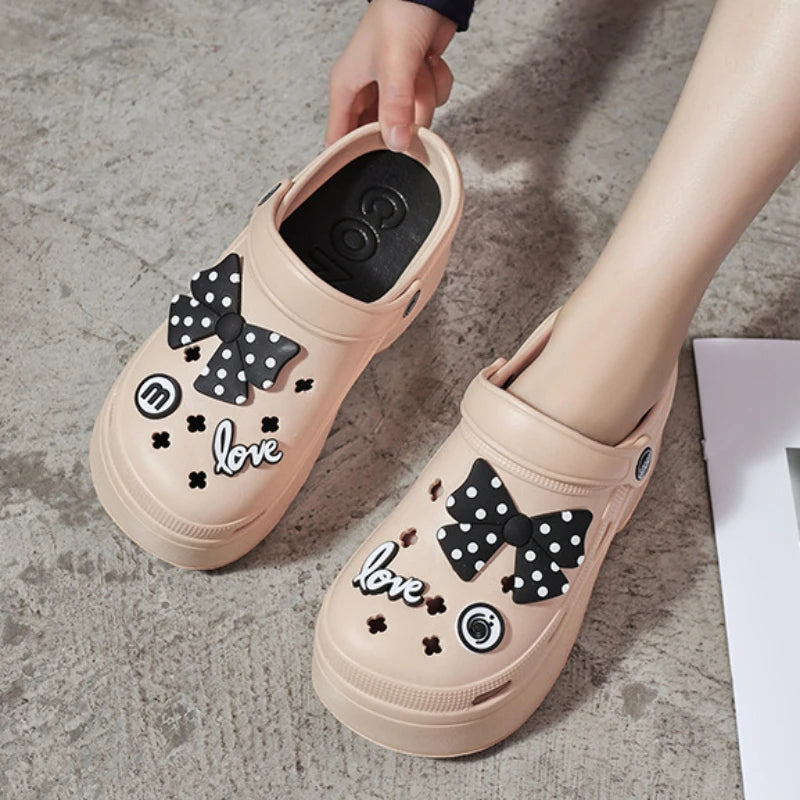 TrendLuxe Elevated Clogs