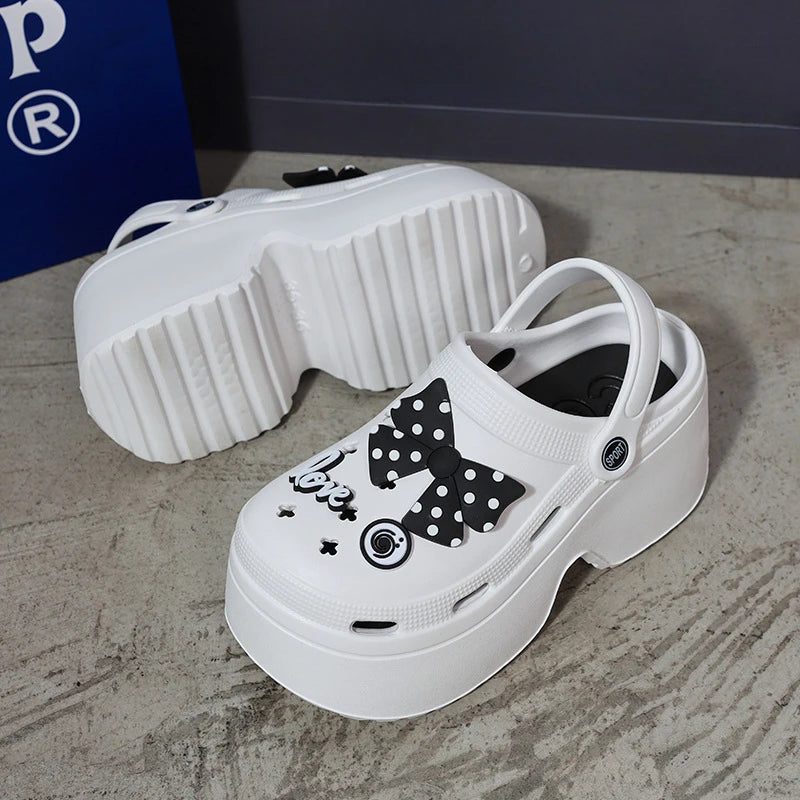 TrendLuxe Elevated Clogs