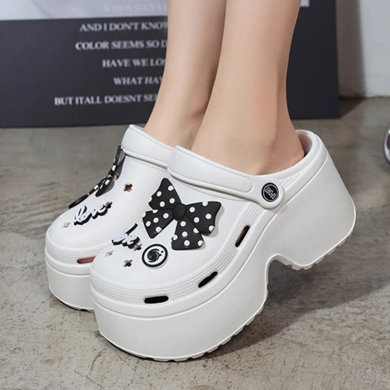 TrendLuxe Elevated Clogs