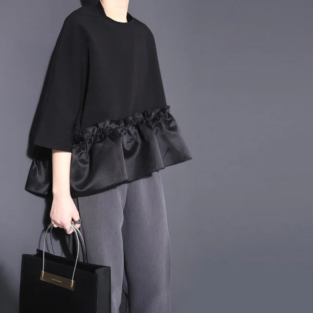 LuxeVerve Asymmetrische Ruffle Hem Blouse
