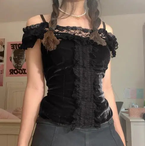 RetroElegance Vrouwen Vintage Ruffles Lace Trim Crop Top Sexy Off Shoulder T-shirt