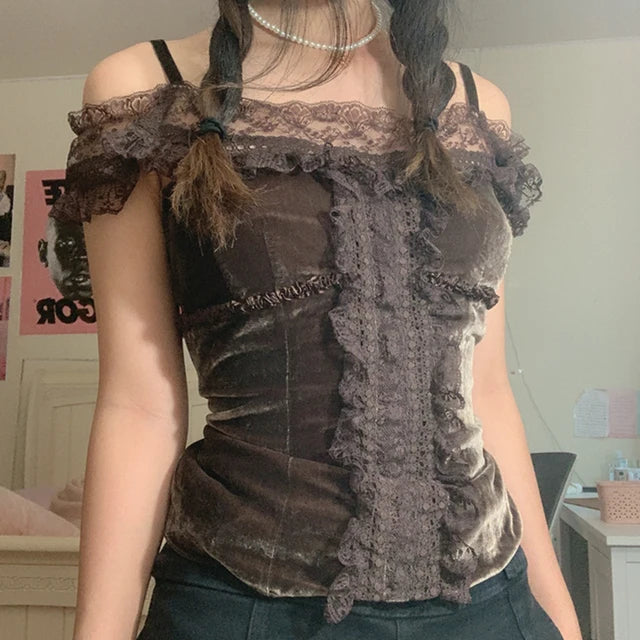 RetroElegance Vrouwen Vintage Ruffles Lace Trim Crop Top Sexy Off Shoulder T-shirt