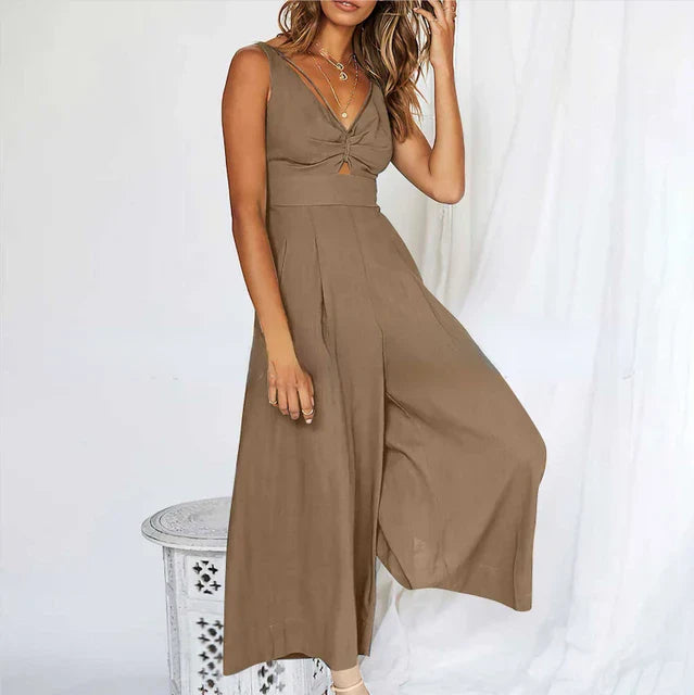V-hals jumpsuit van Zonnestraal Mode.
