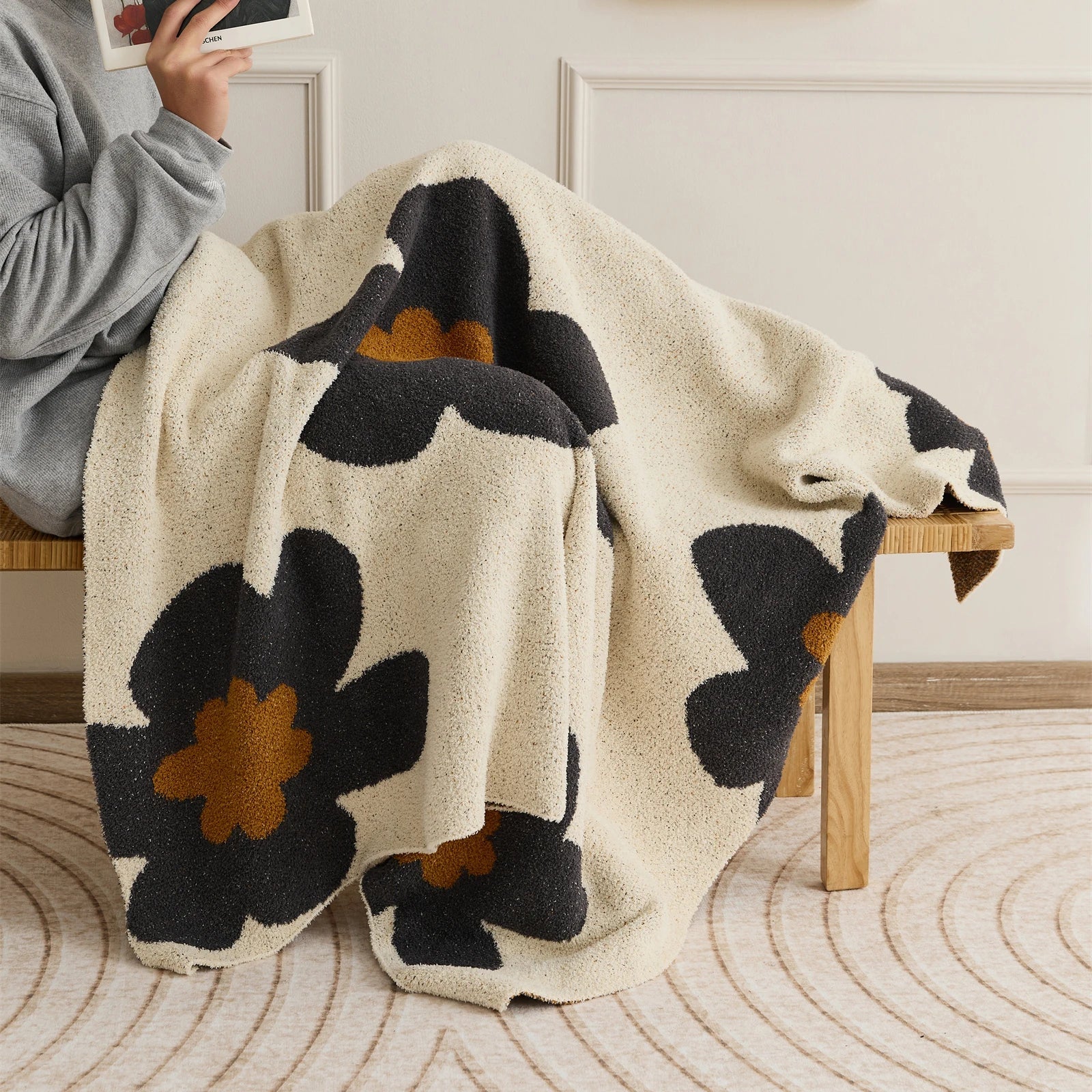 Zabella | Blanket (Flowers) | Luxury